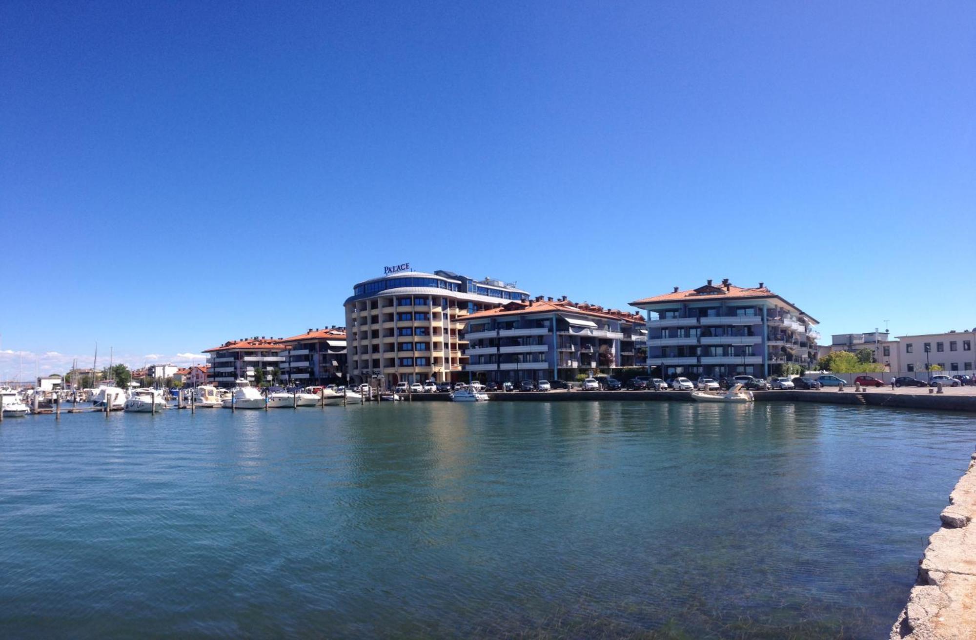 Costa Azzurra Apartment Grado Dış mekan fotoğraf