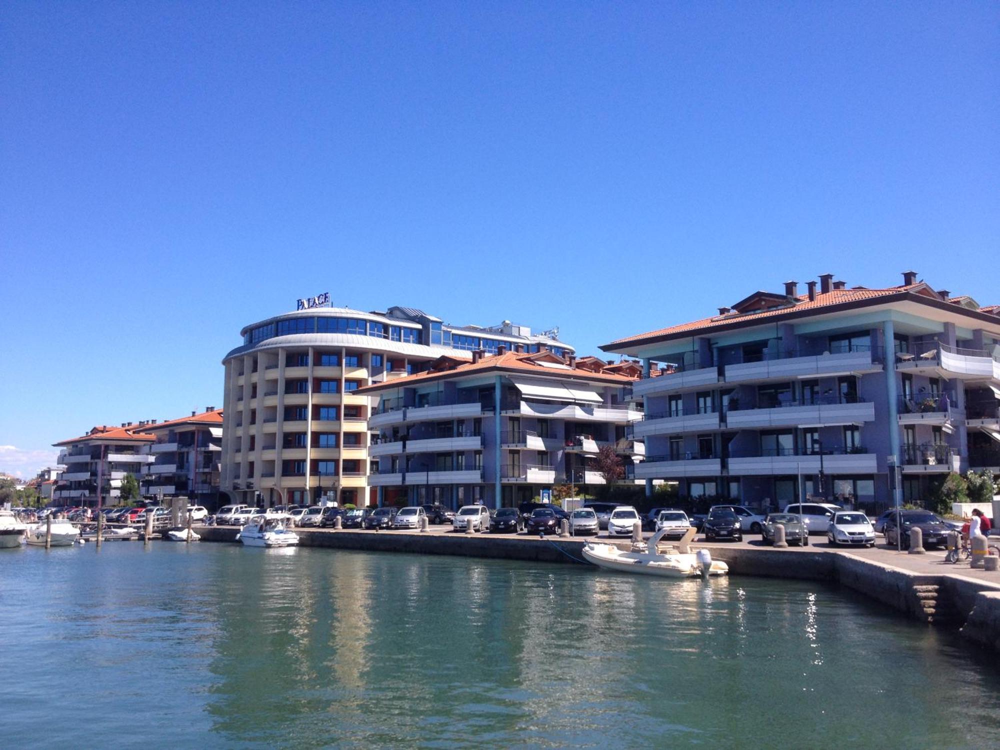 Costa Azzurra Apartment Grado Dış mekan fotoğraf